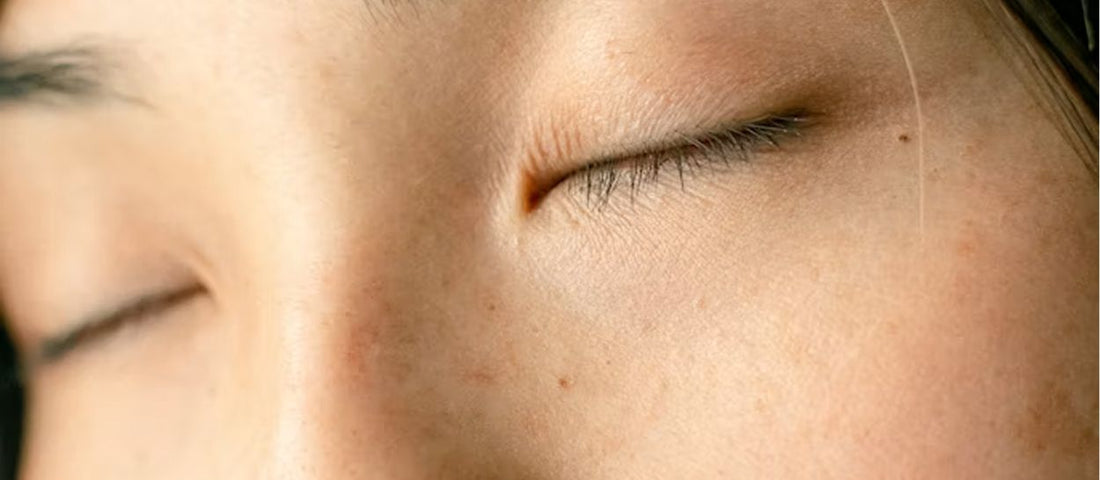 Linge de lit et allergies : quelle matière choisir quand on a la peau sensible ?