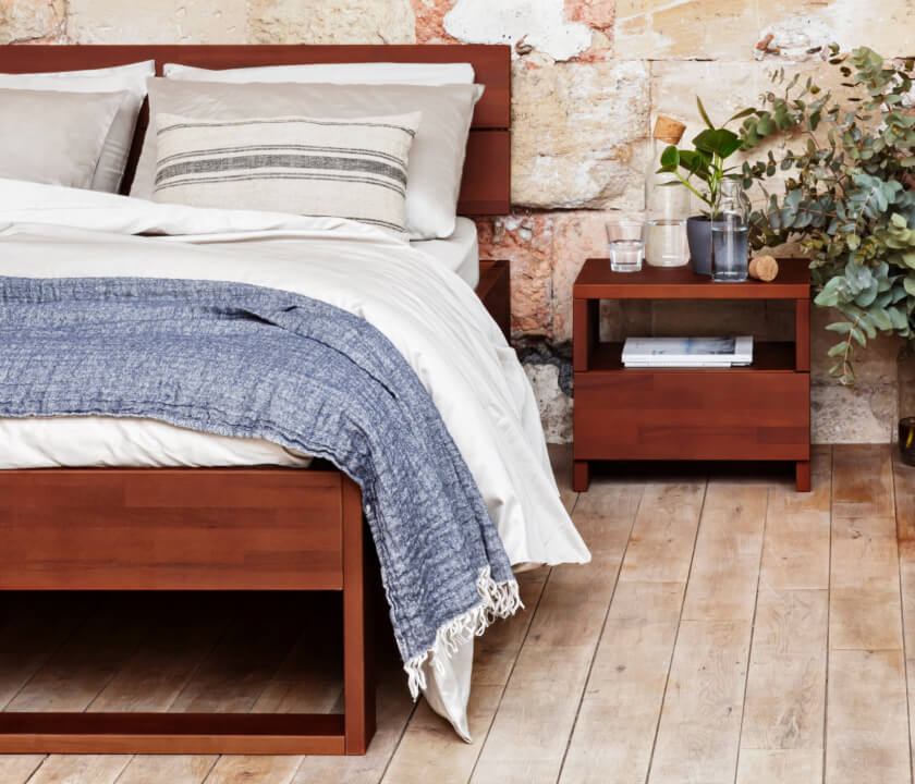 Table de chevet en bois massif AVA