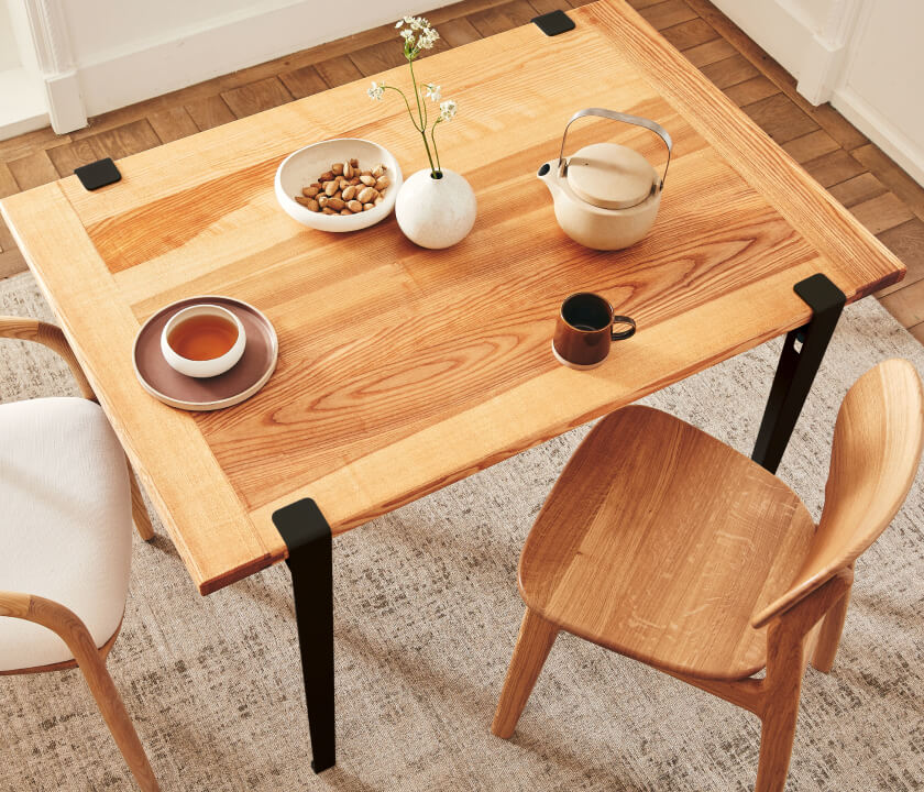 Table à manger en bois massif ÉOS - Kipli x TIPTOE