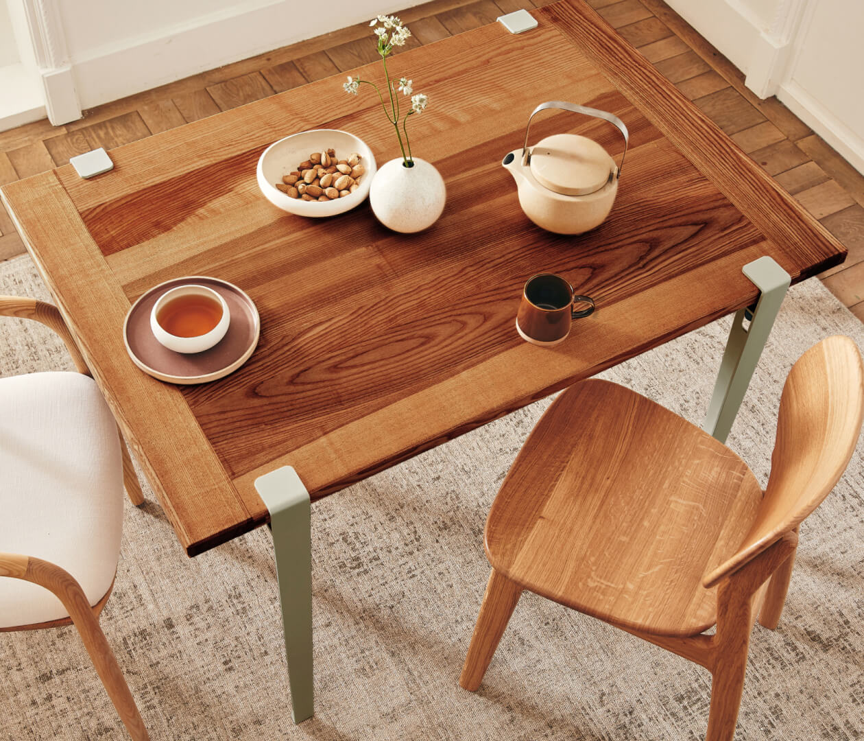 Table à manger en bois massif ÉOS - Kipli x TIPTOE