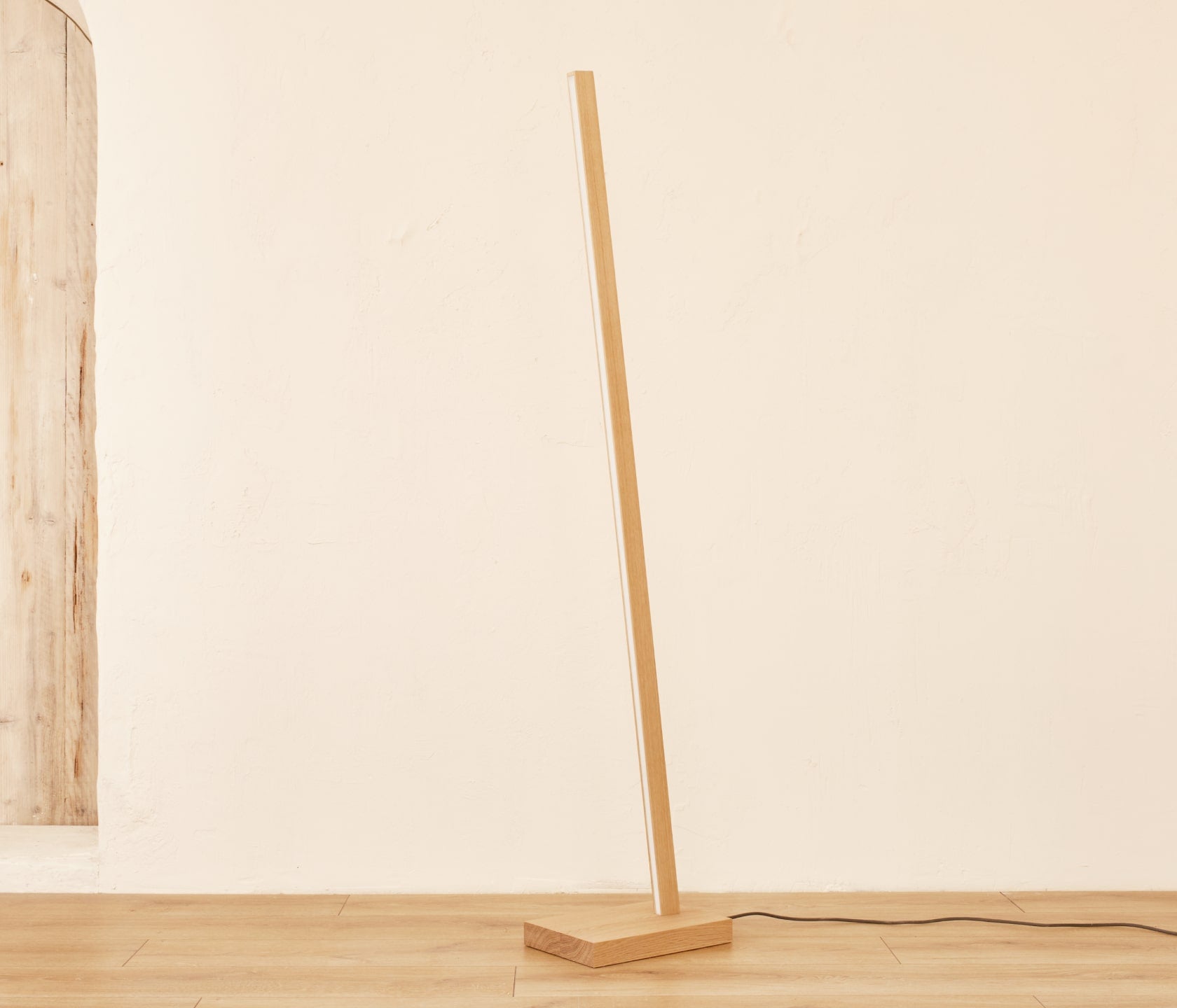 Lampadaire Led en bois NYNE