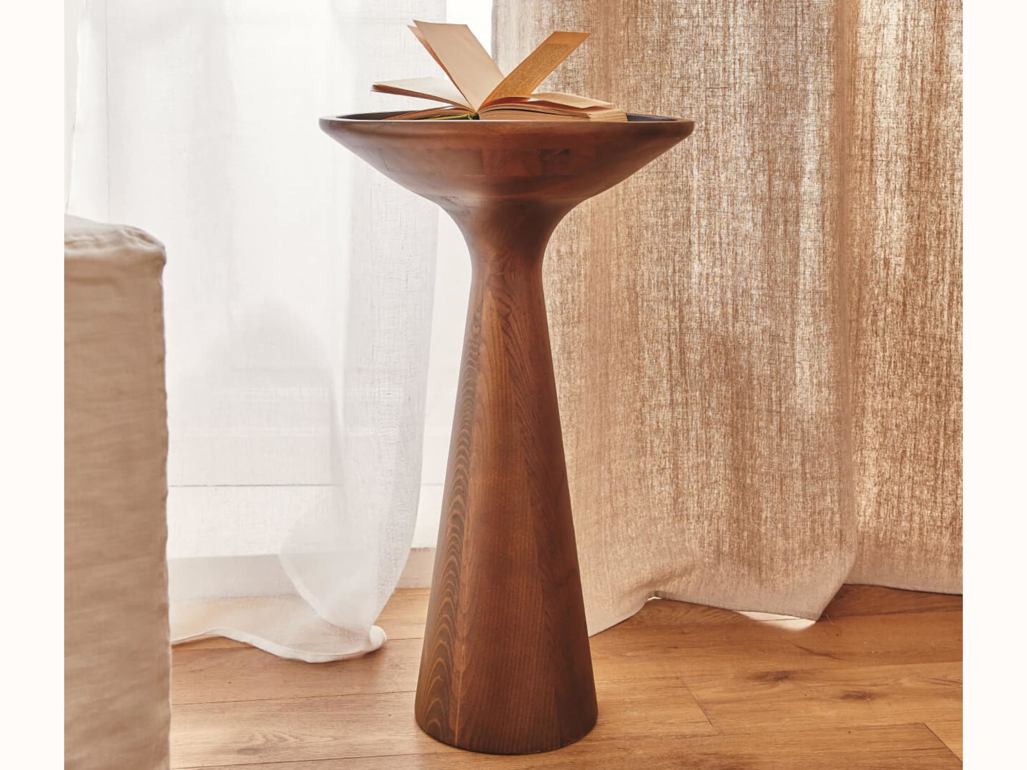 Table d'appoint en bois massif ARCO