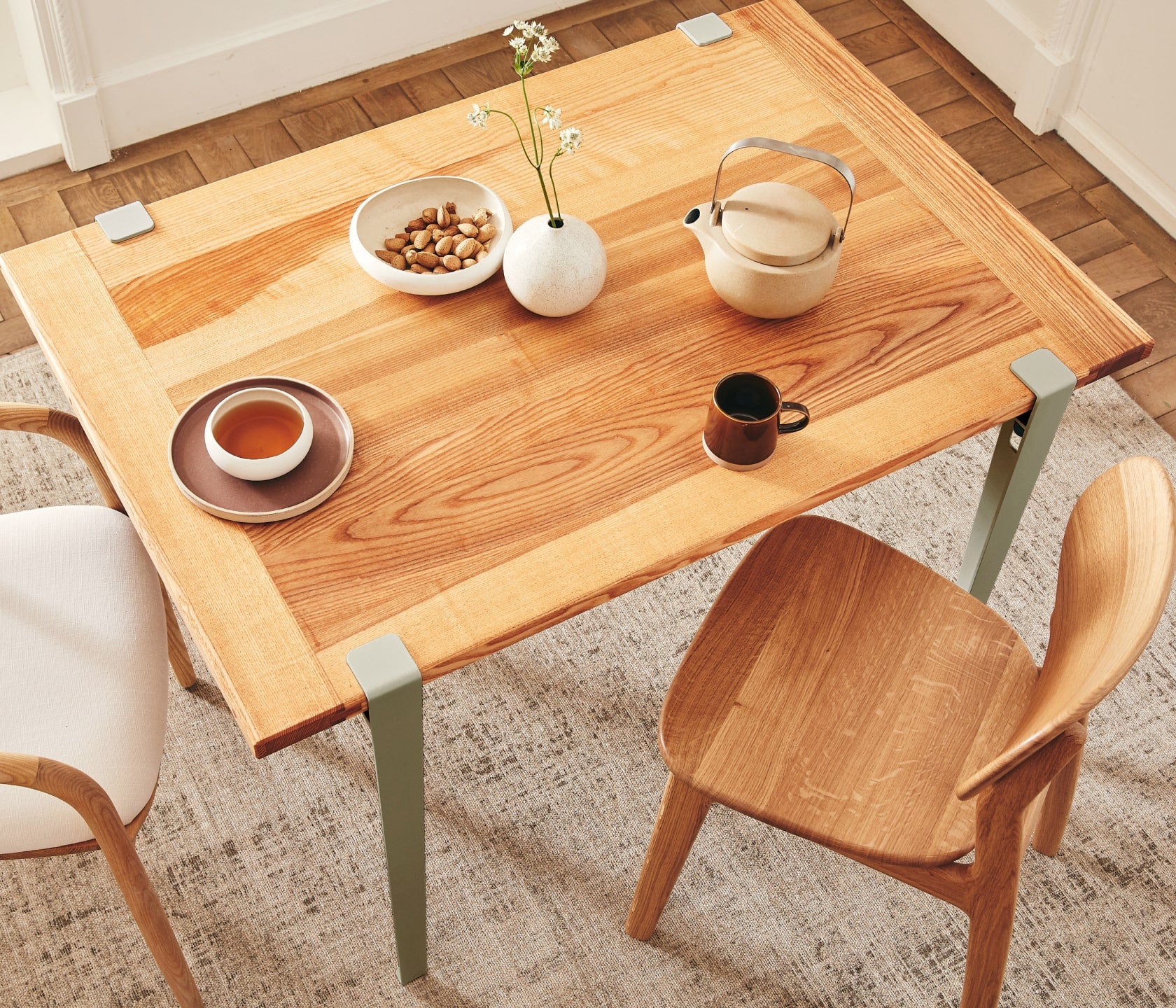 Table à manger en bois massif ÉOS - Kipli x TIPTOE