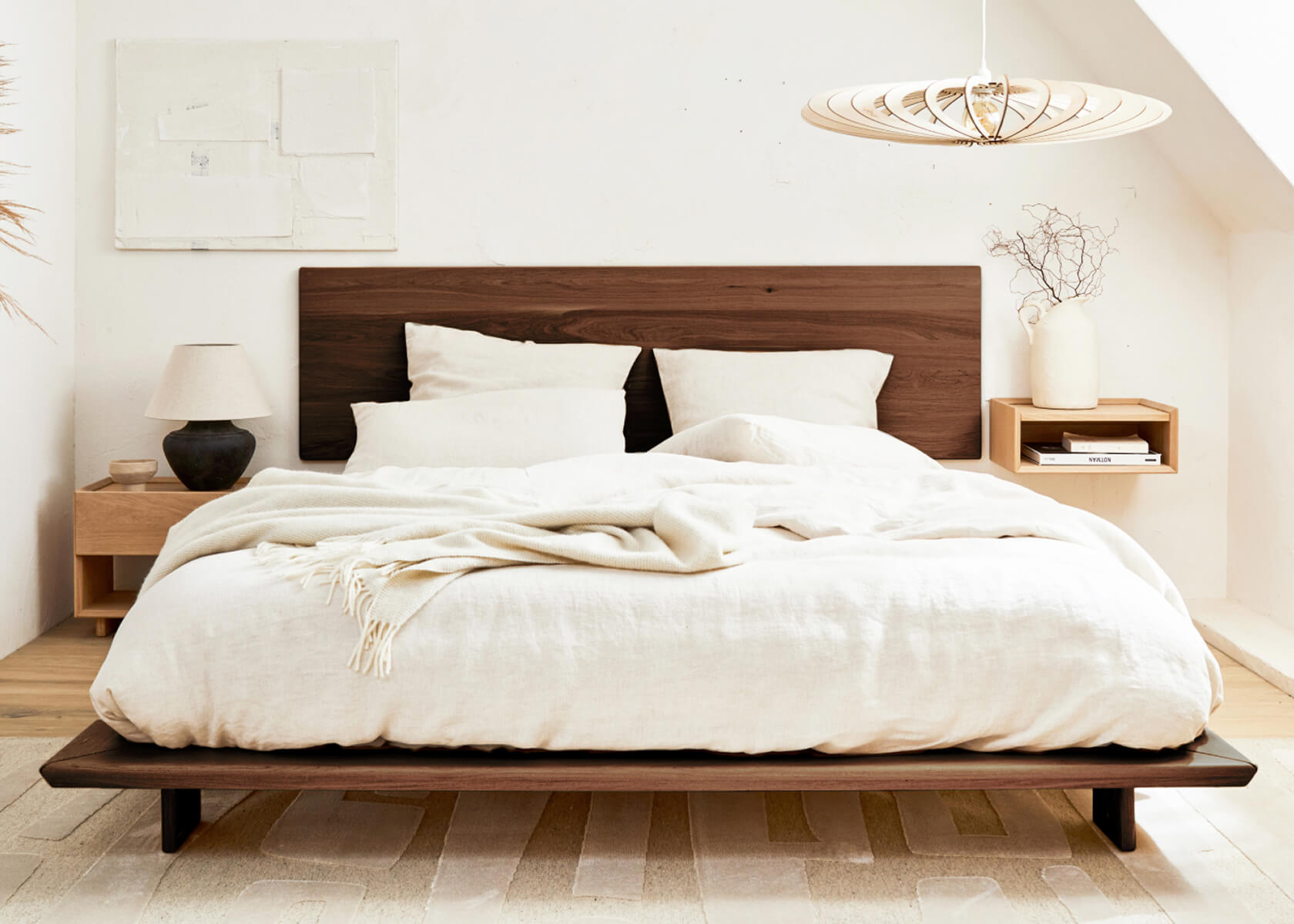 Lit plateforme en bois massif LIVIA