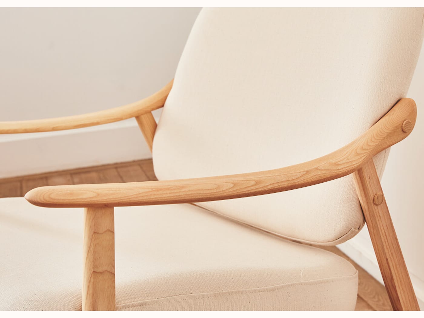 Fauteuil en bois LYRA