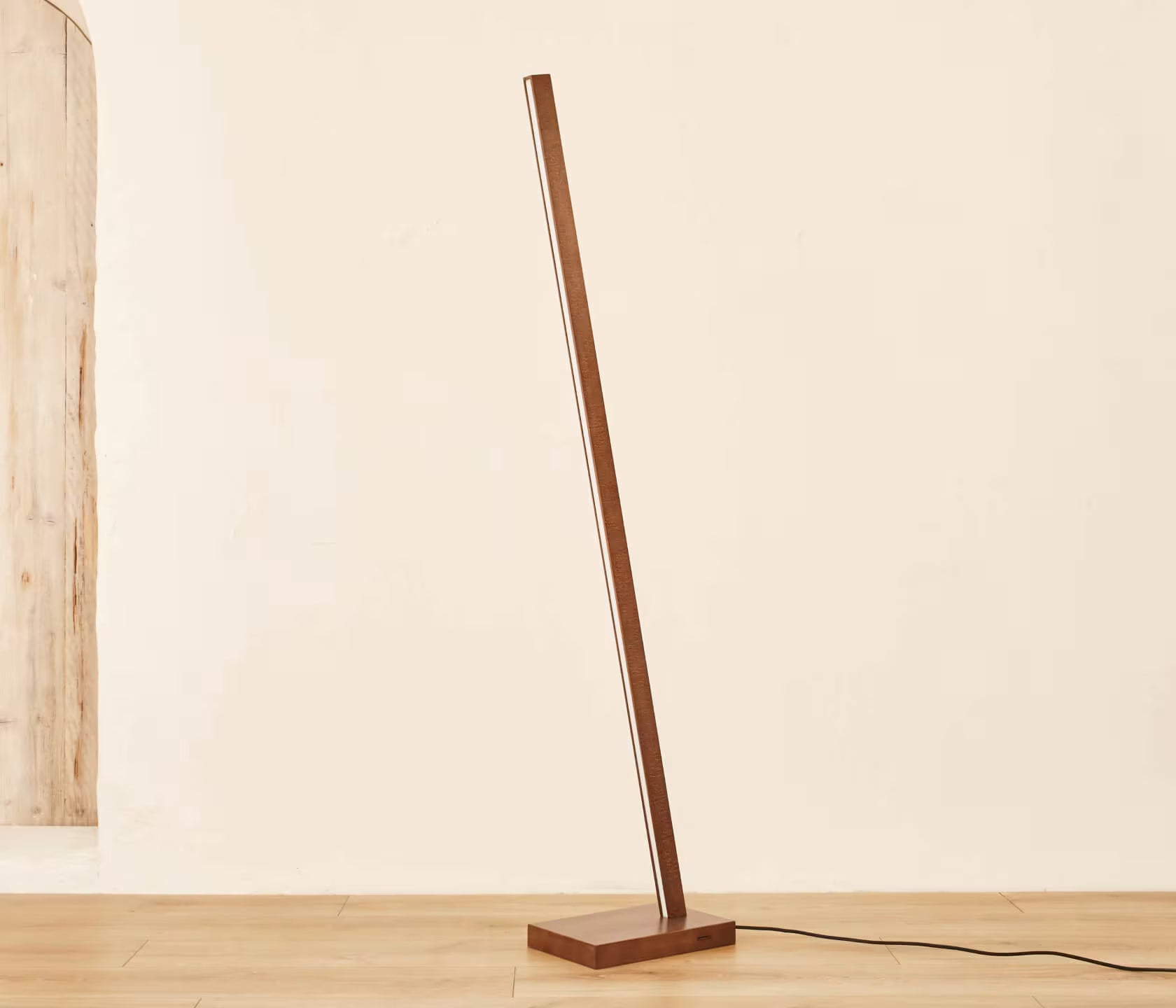 Lampadaire Led en bois NYNE