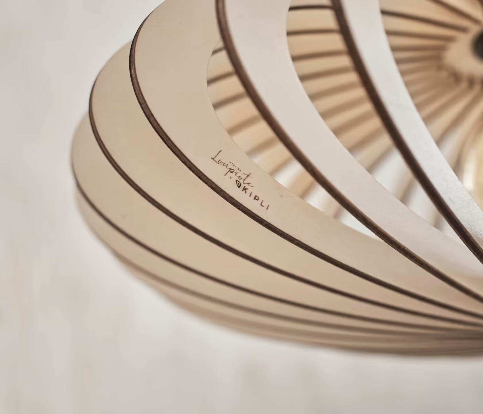 Suspension en bois NEO - Atelier Loupiote x Kipli