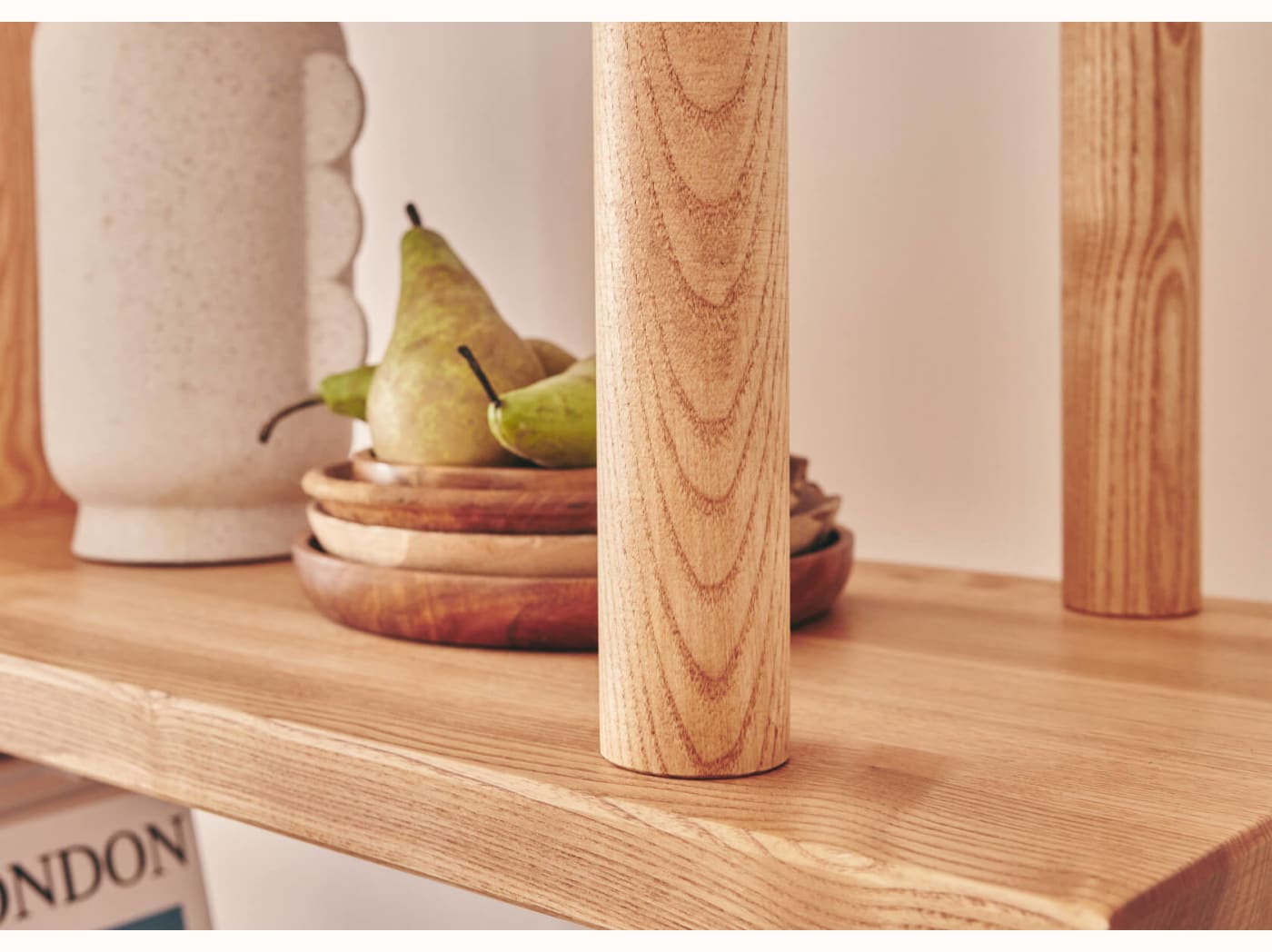 Étagère haute en bois massif TORII