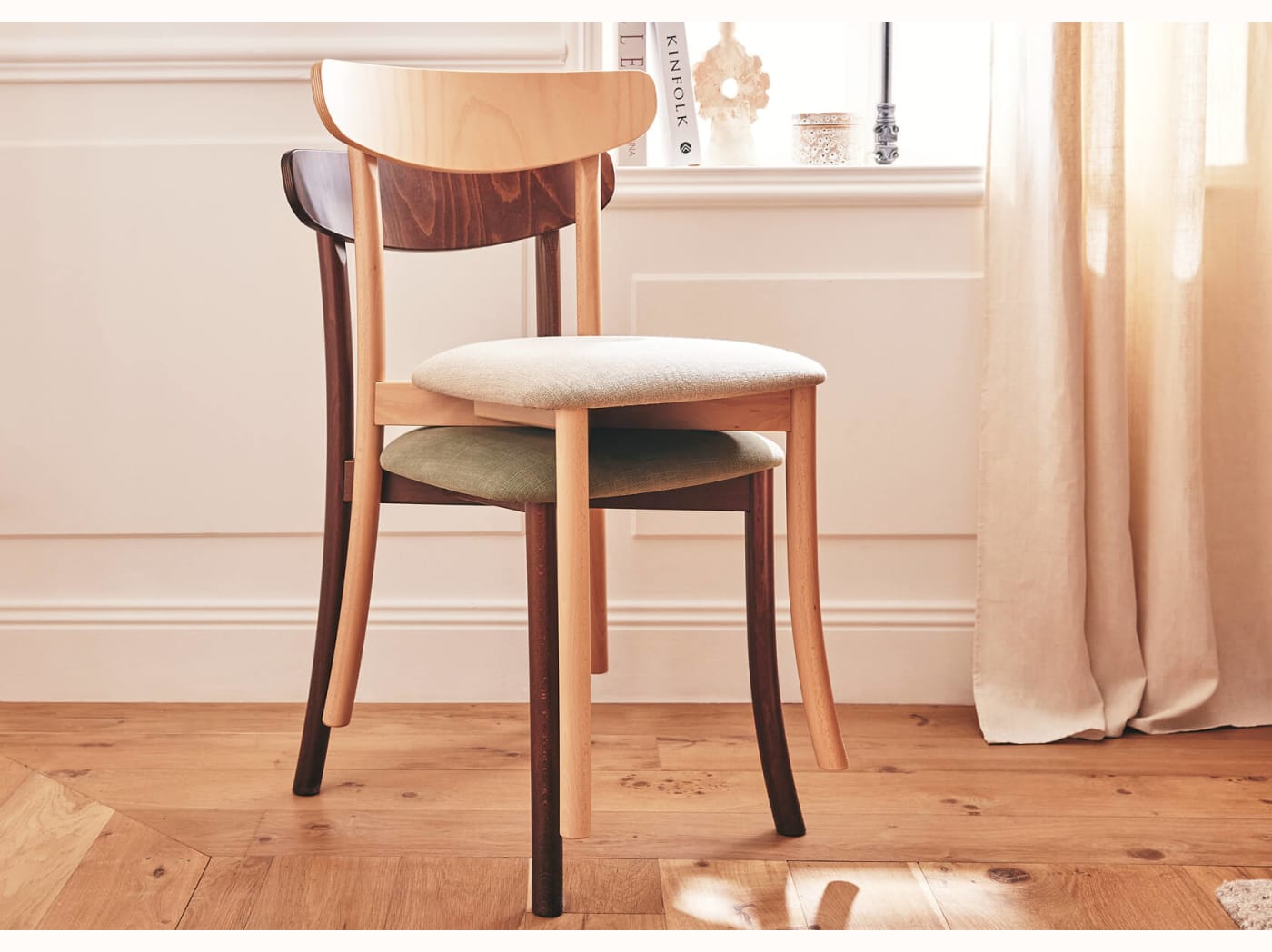 Chaise en bois massif TULIPE (lot de 2)