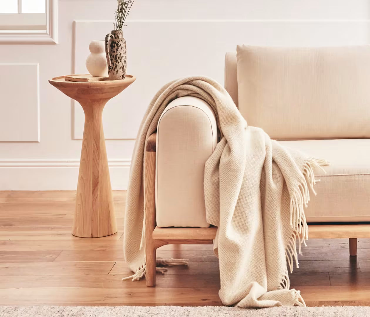 Table d'appoint en bois massif ARCO