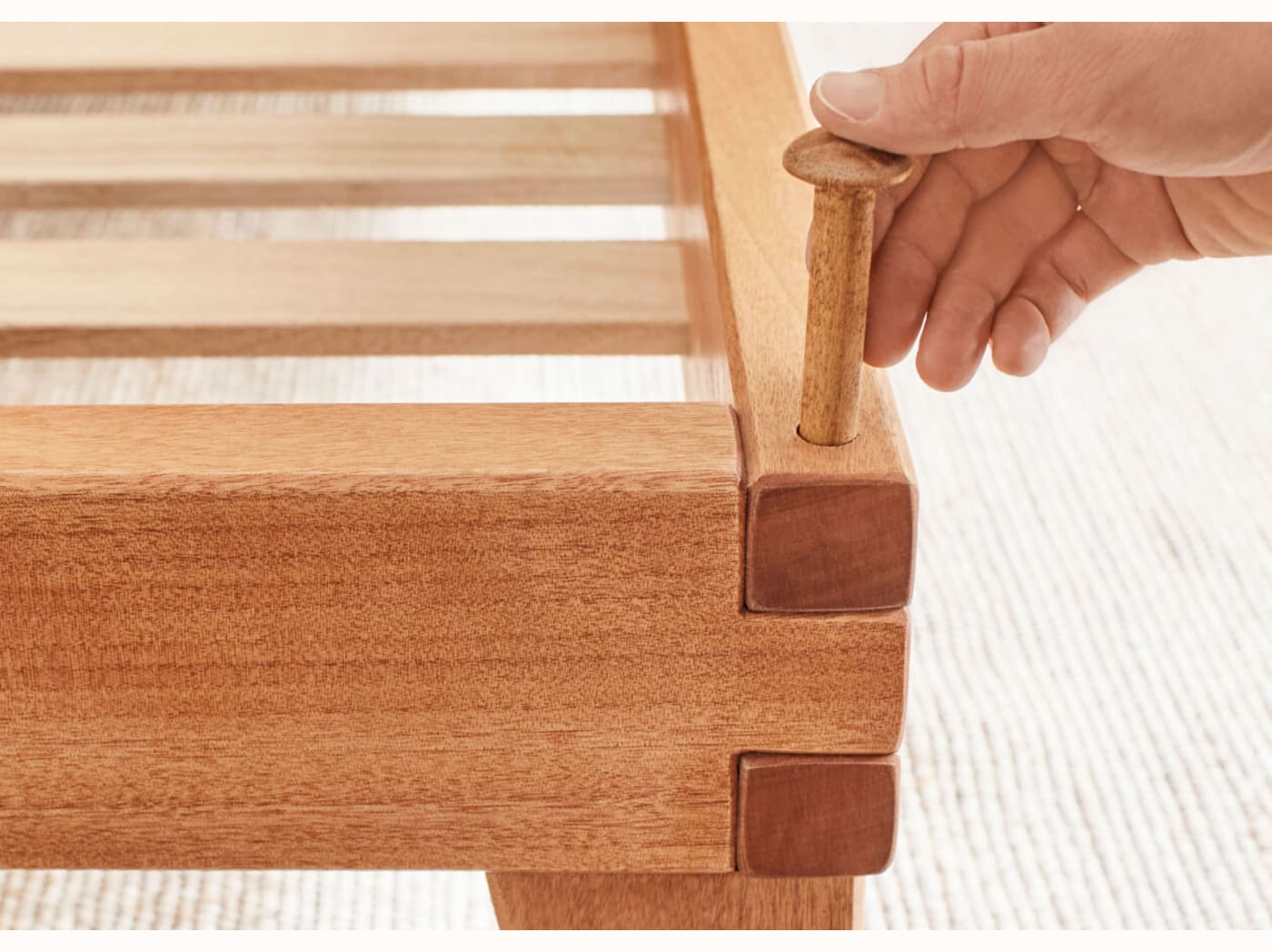 Lit en bois massif WOOD