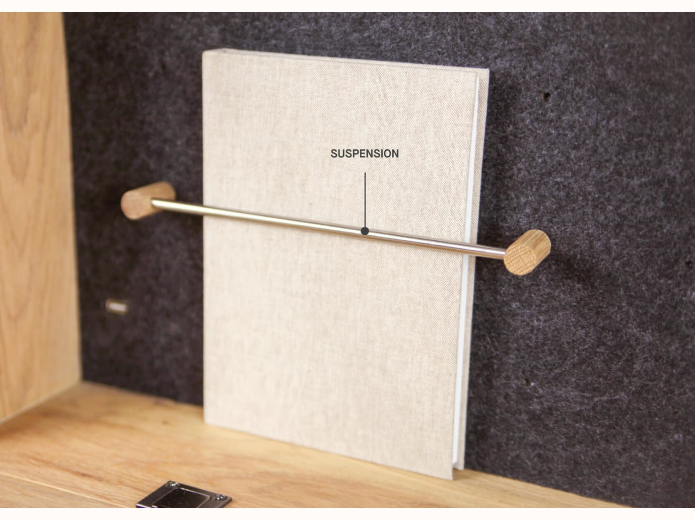 Bureau mural en bois massif Eyao x Kipli