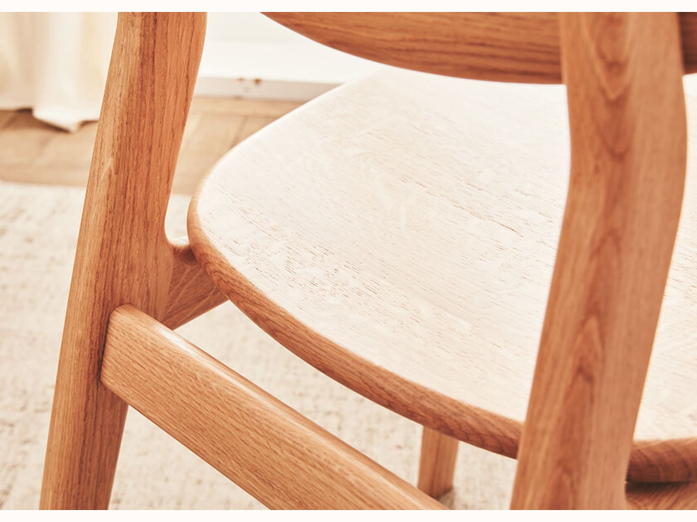 Chaise en bois massif TARA