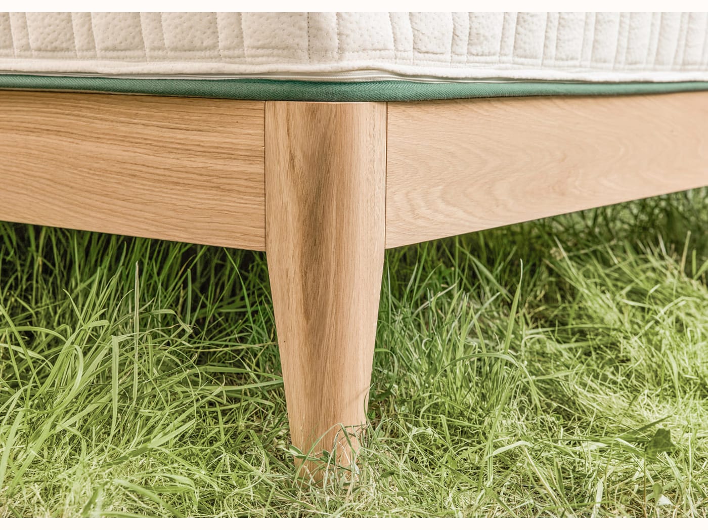 Lit avec sommier en chêne massif CLAIRIÈRE