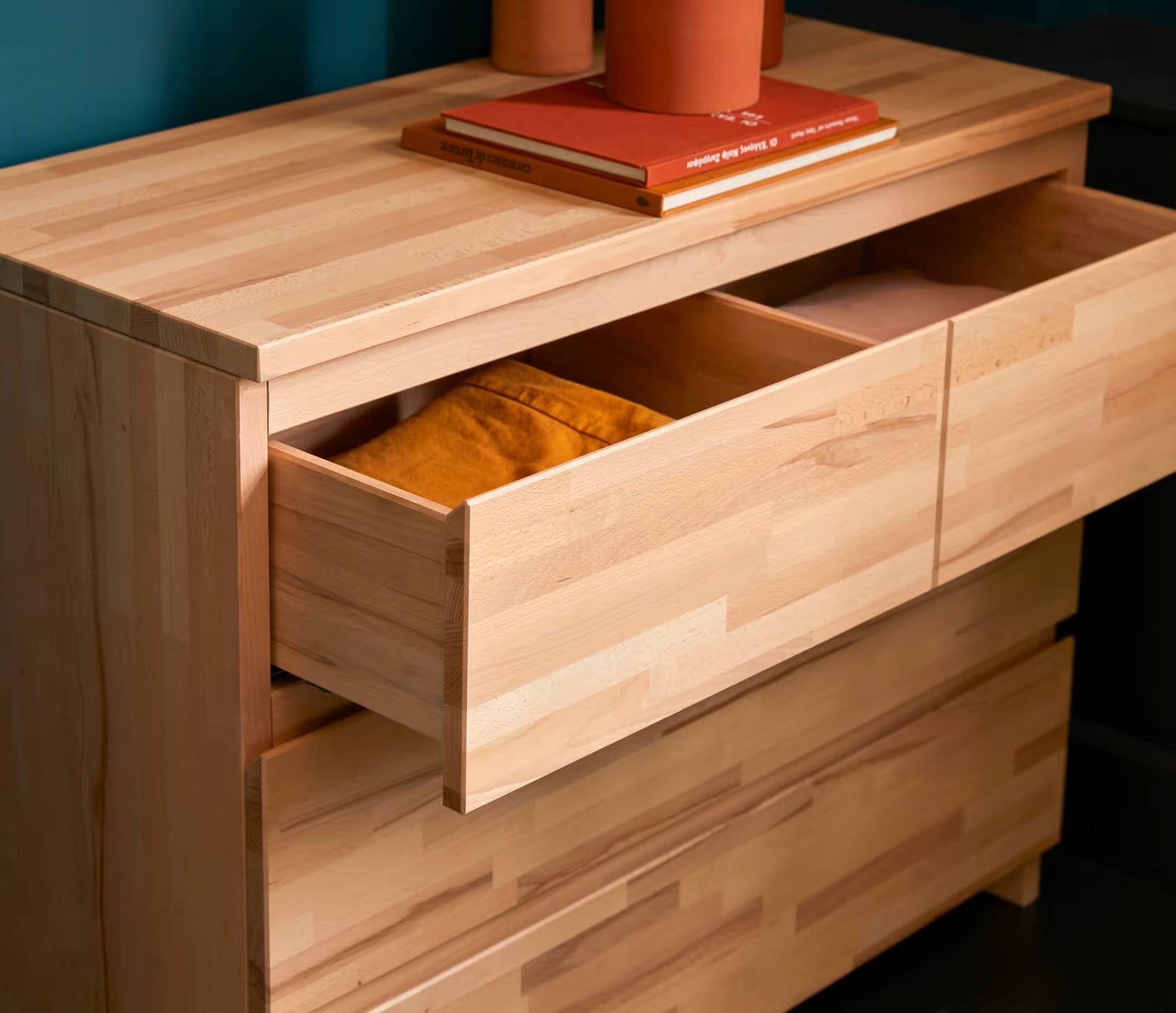 Commode en bois massif AVA