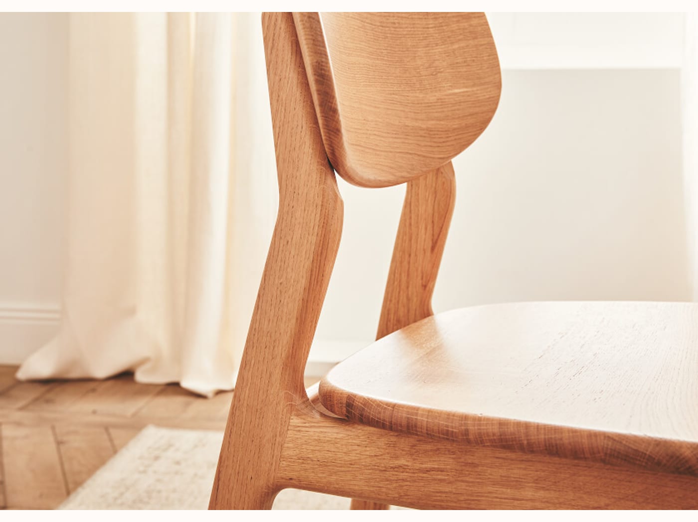 Chaise en bois massif TARA