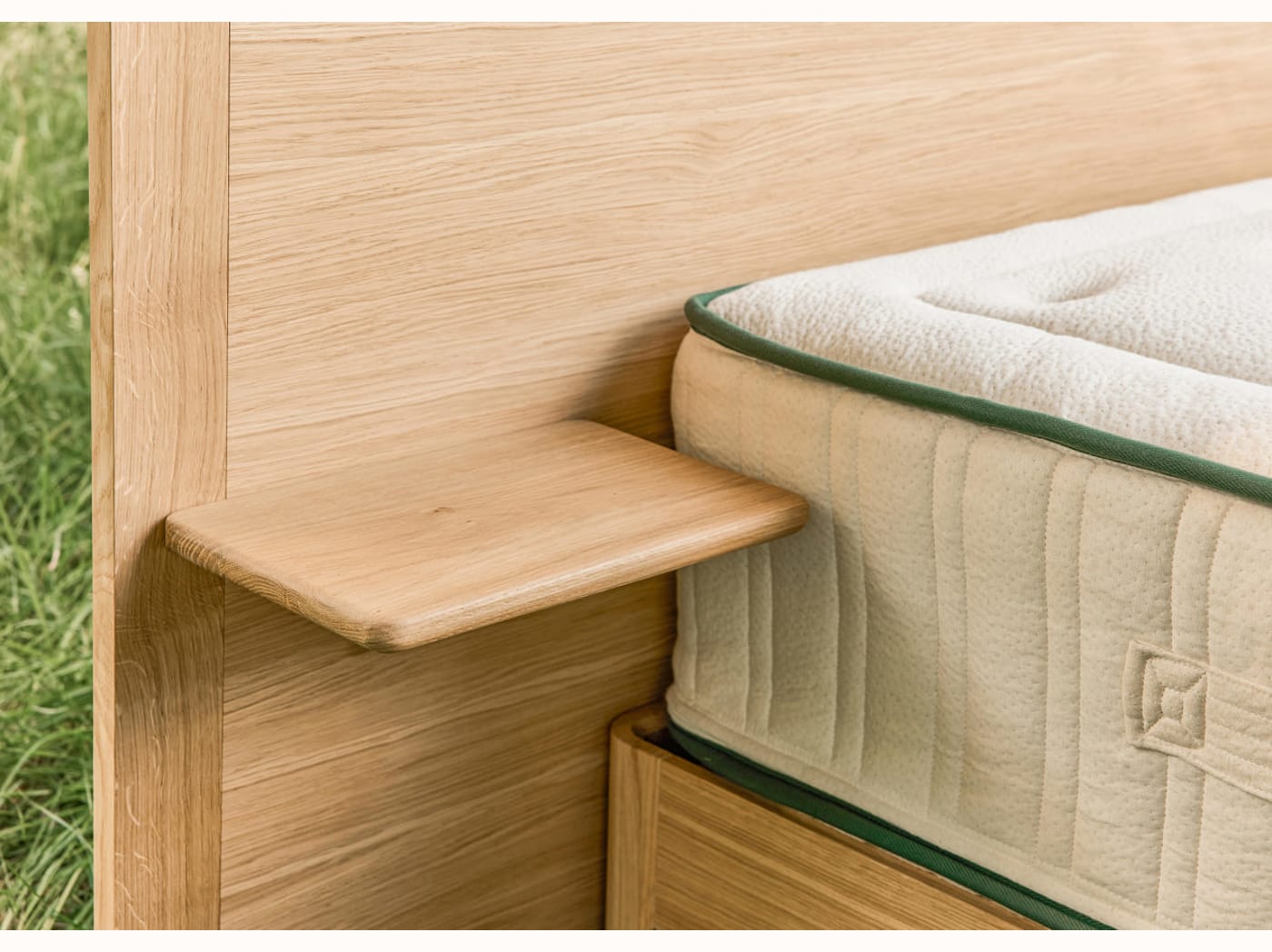 Lit avec sommier en chêne massif CLAIRIÈRE