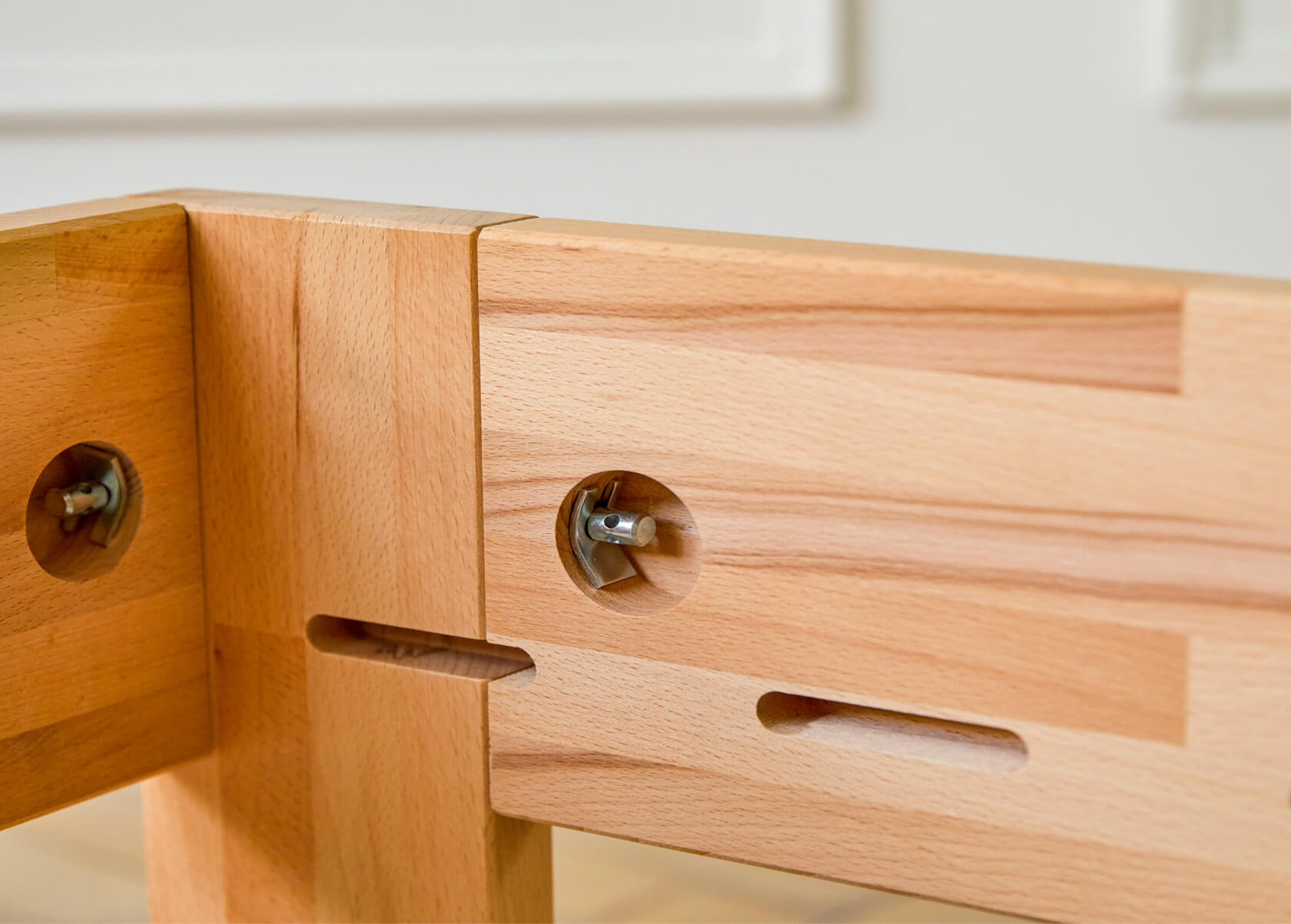 Lit avec sommier en bois massif AVA