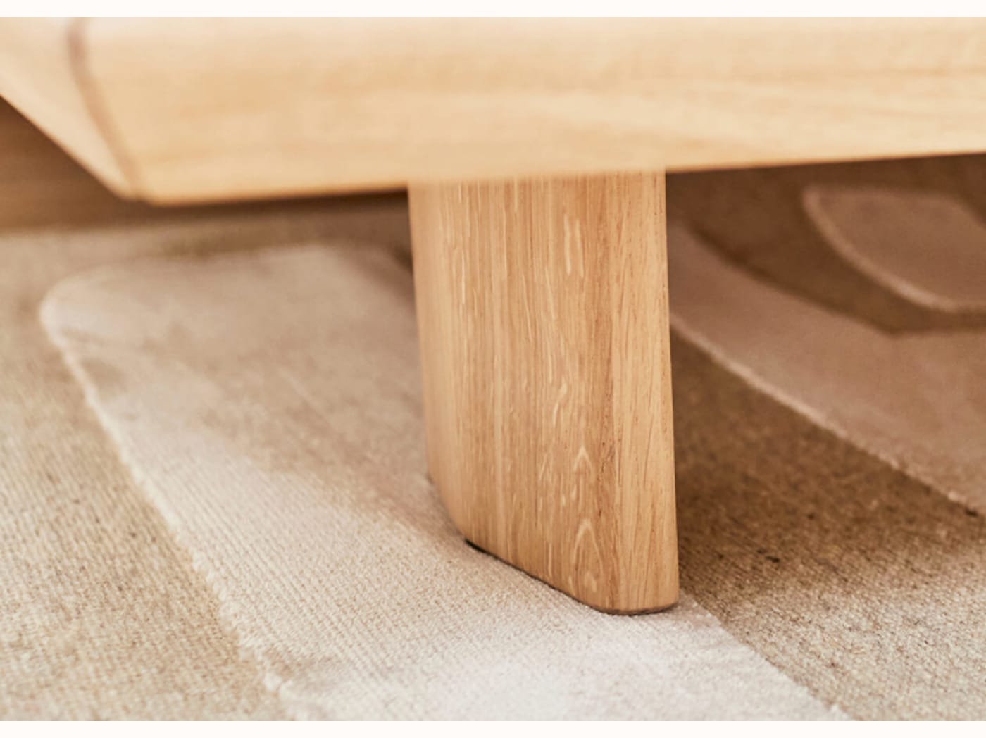 Lit plateforme en bois massif LIVIA