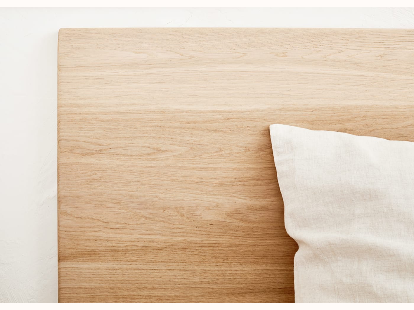Lit plateforme en bois massif LIVIA