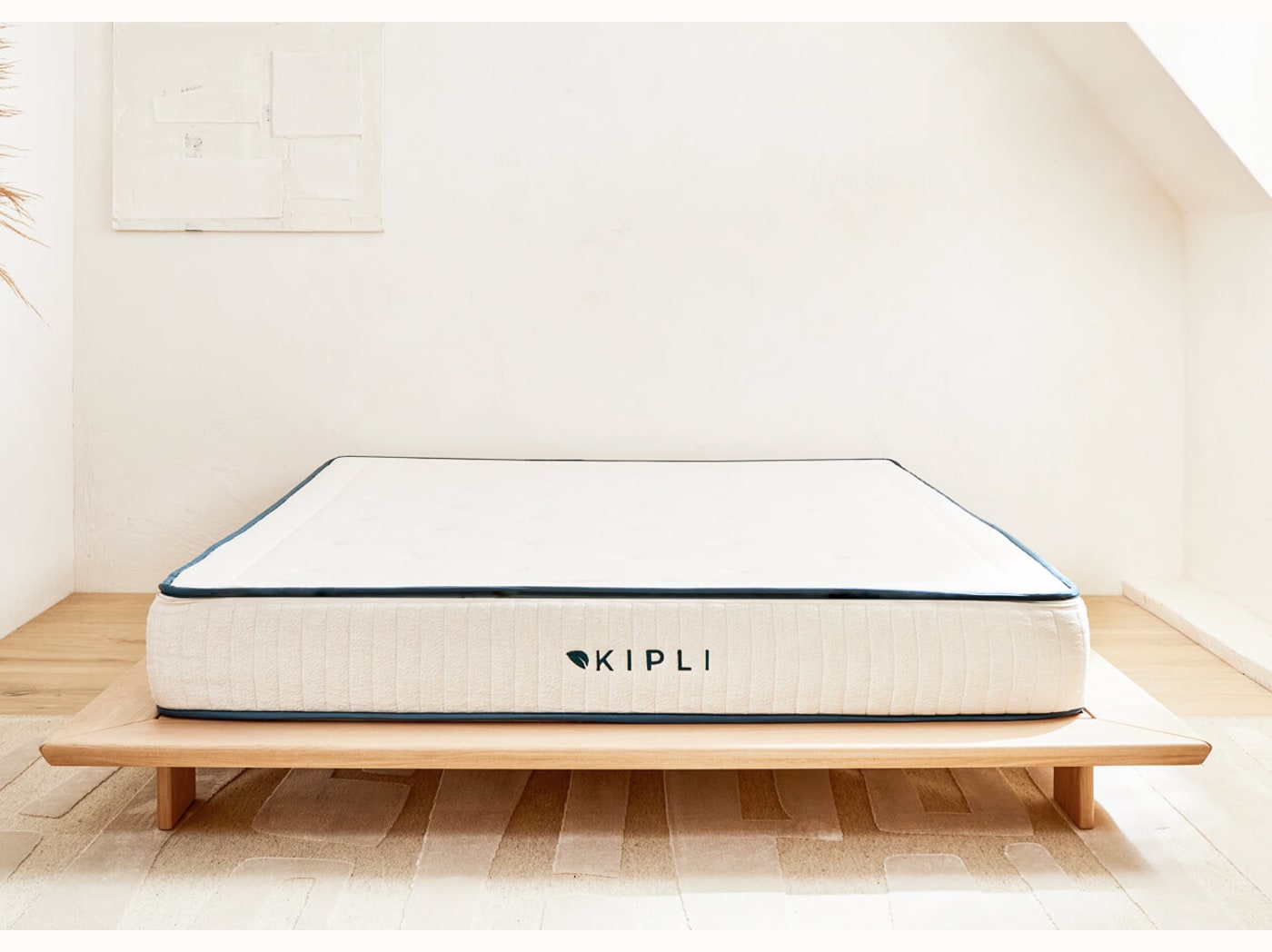 Lit plateforme en bois massif LIVIA