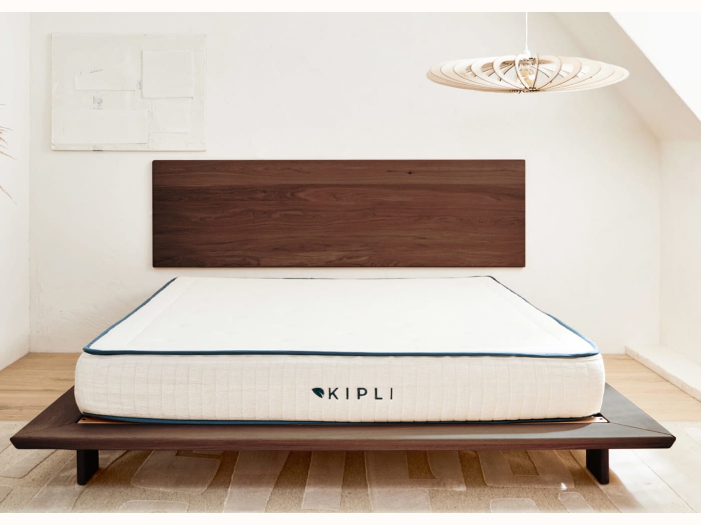 Lit plateforme en bois massif LIVIA