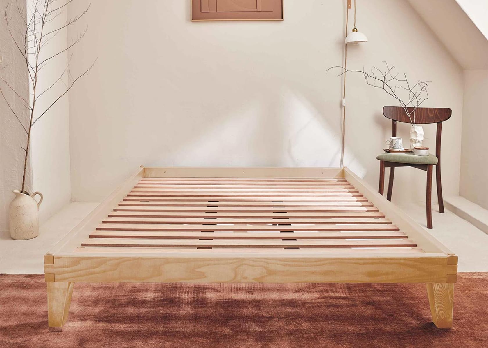 Lit avec sommier en bois massif LUCA
