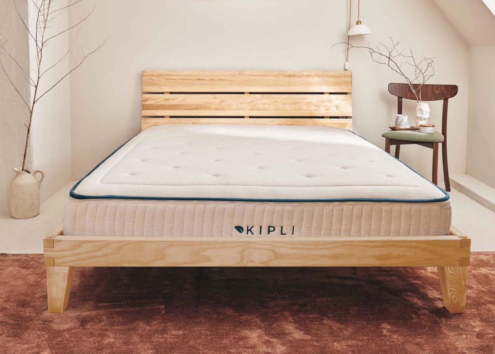 Lit avec sommier en bois massif LUCA