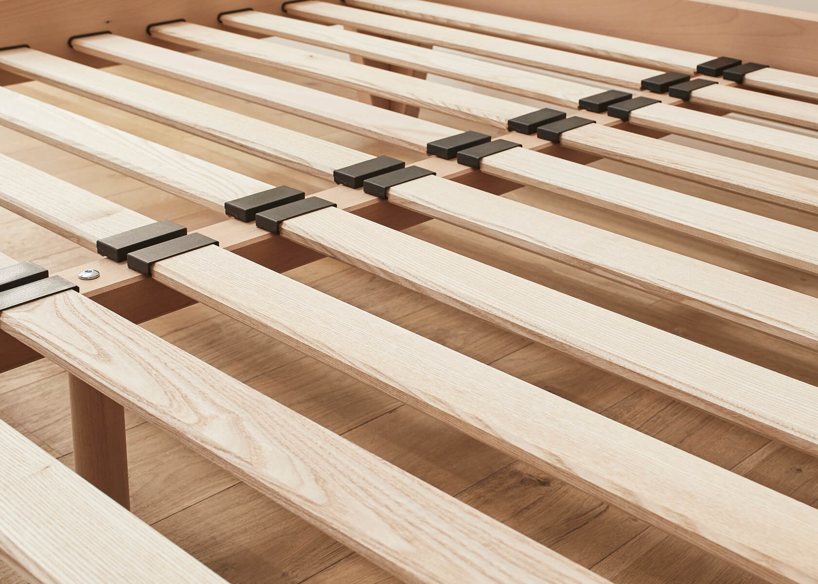 Lit avec sommier en hêtre massif NOVA