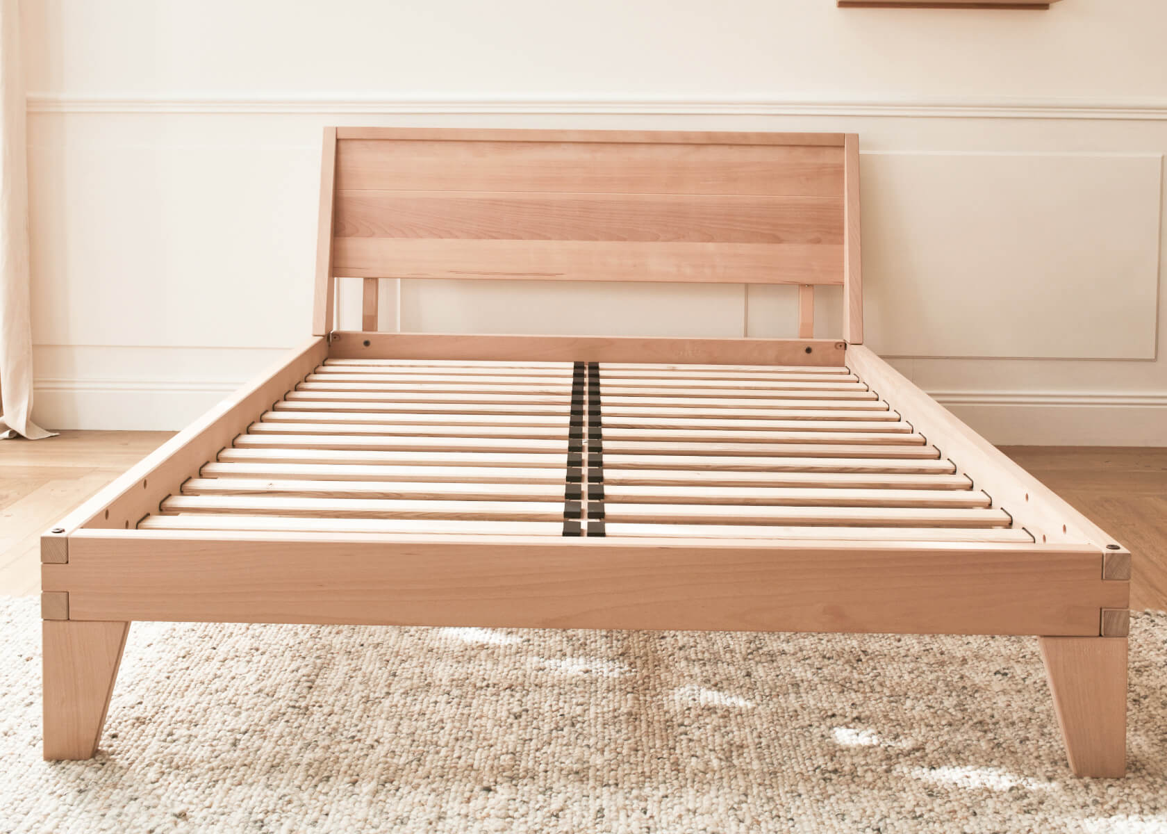 Lit avec sommier en hêtre massif NOVA