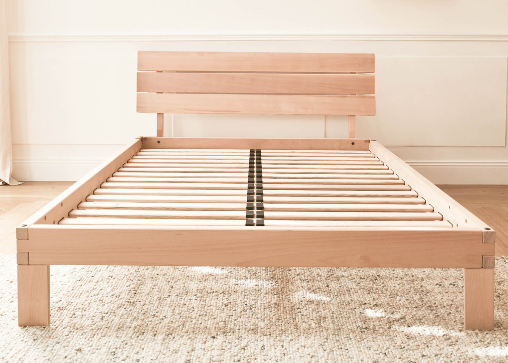 Lit avec sommier en hêtre massif NOVA