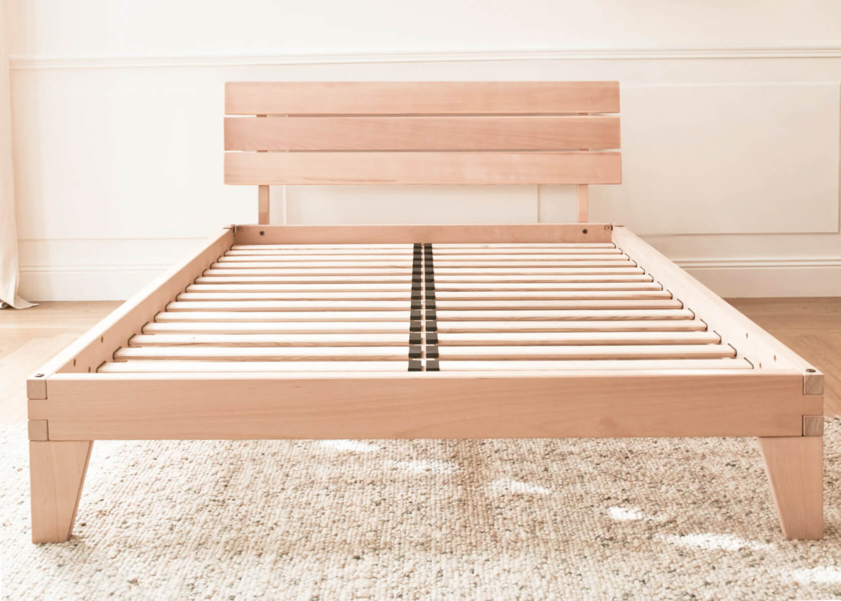 Lit avec sommier en hêtre massif NOVA