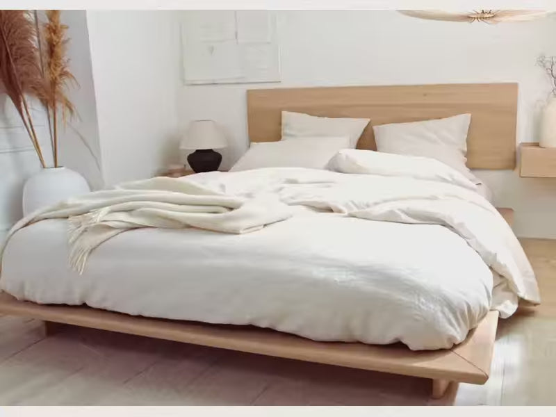 Cargar vídeo: Lit plateforme en bois massif LIVIA