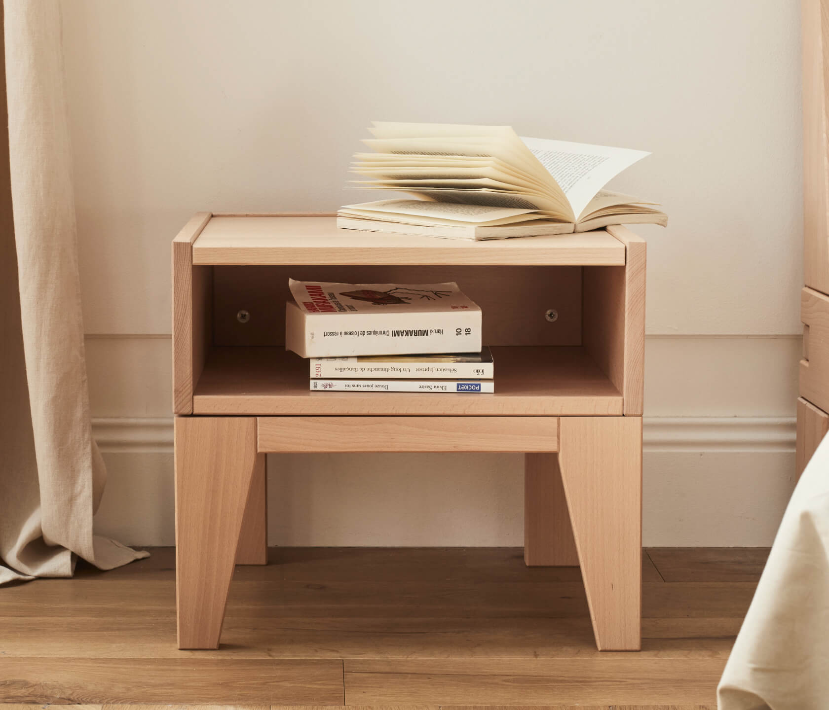 Table de chevet en bois massif NOVA