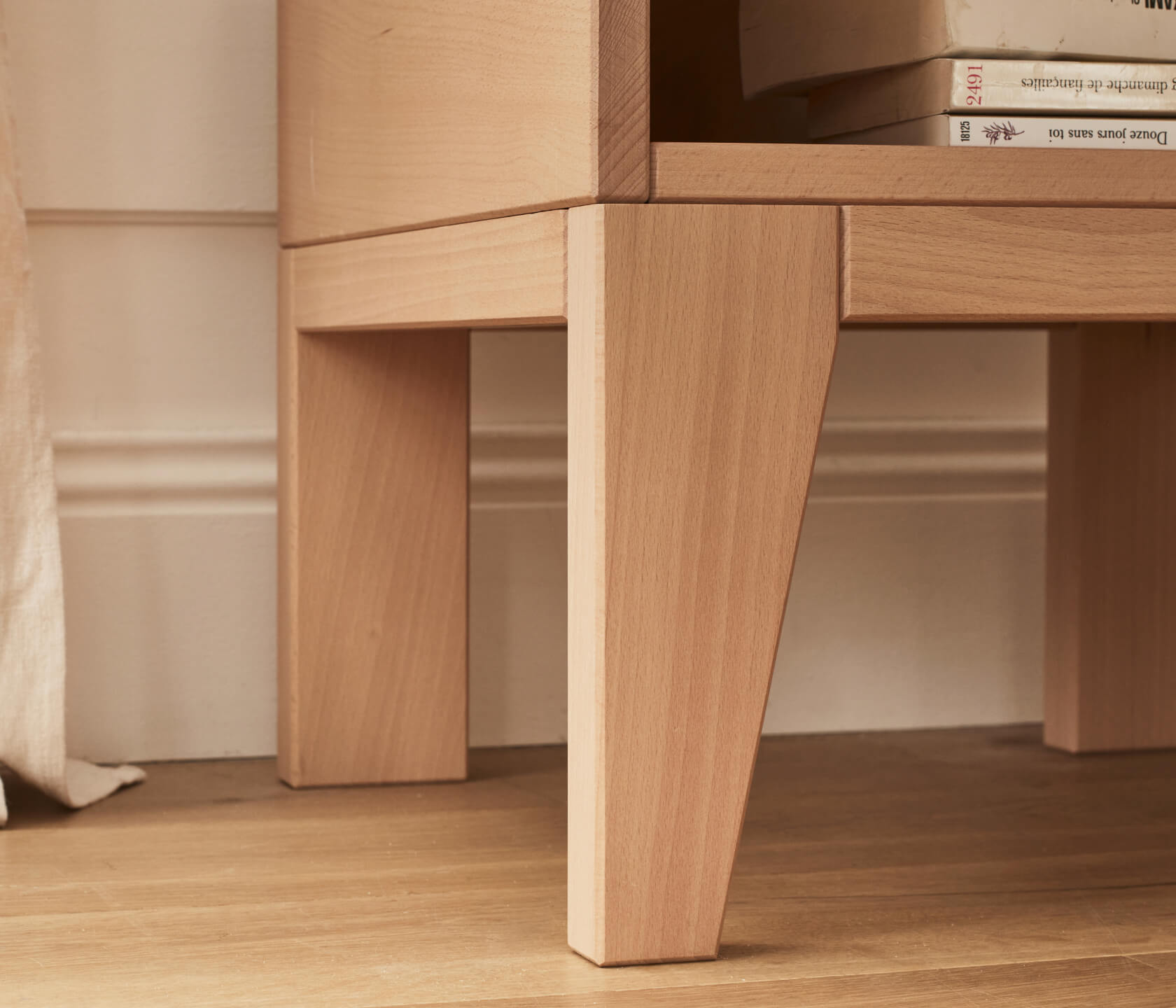 Table de chevet en bois massif NOVA